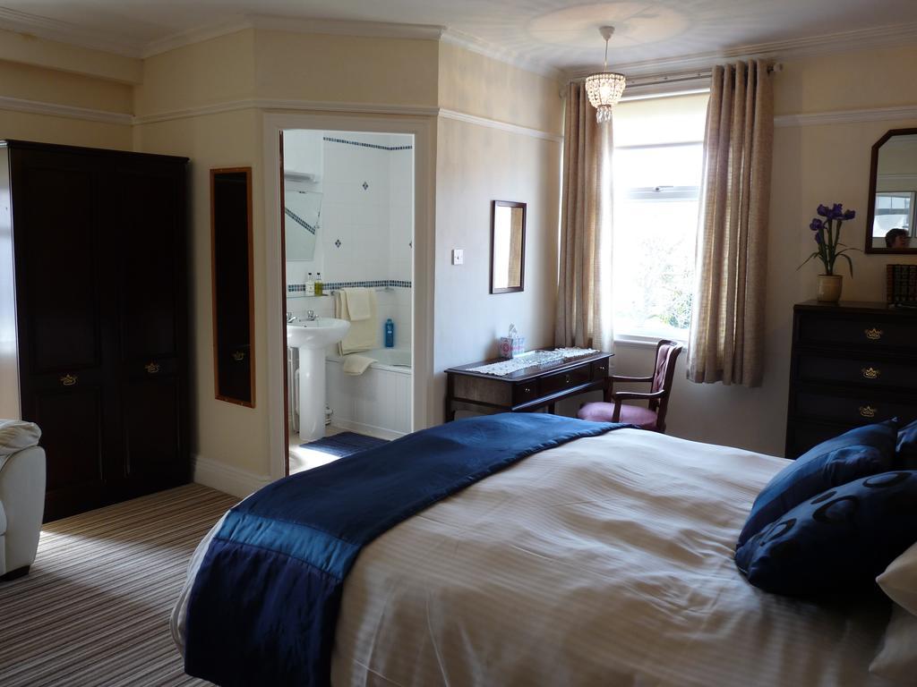 Cornerways Guest House Llandudno Exterior photo